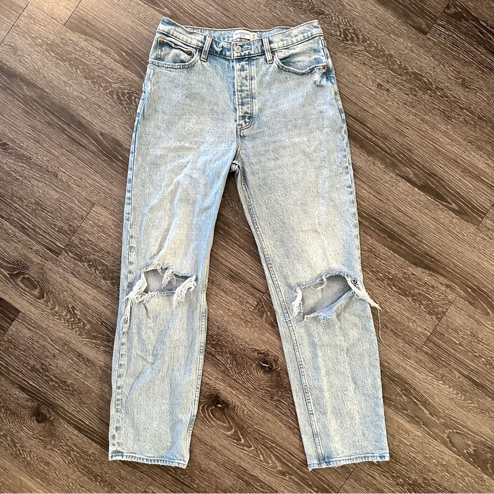 Abercrombie & Fitch Light Wash Distressed Women’s Jeans